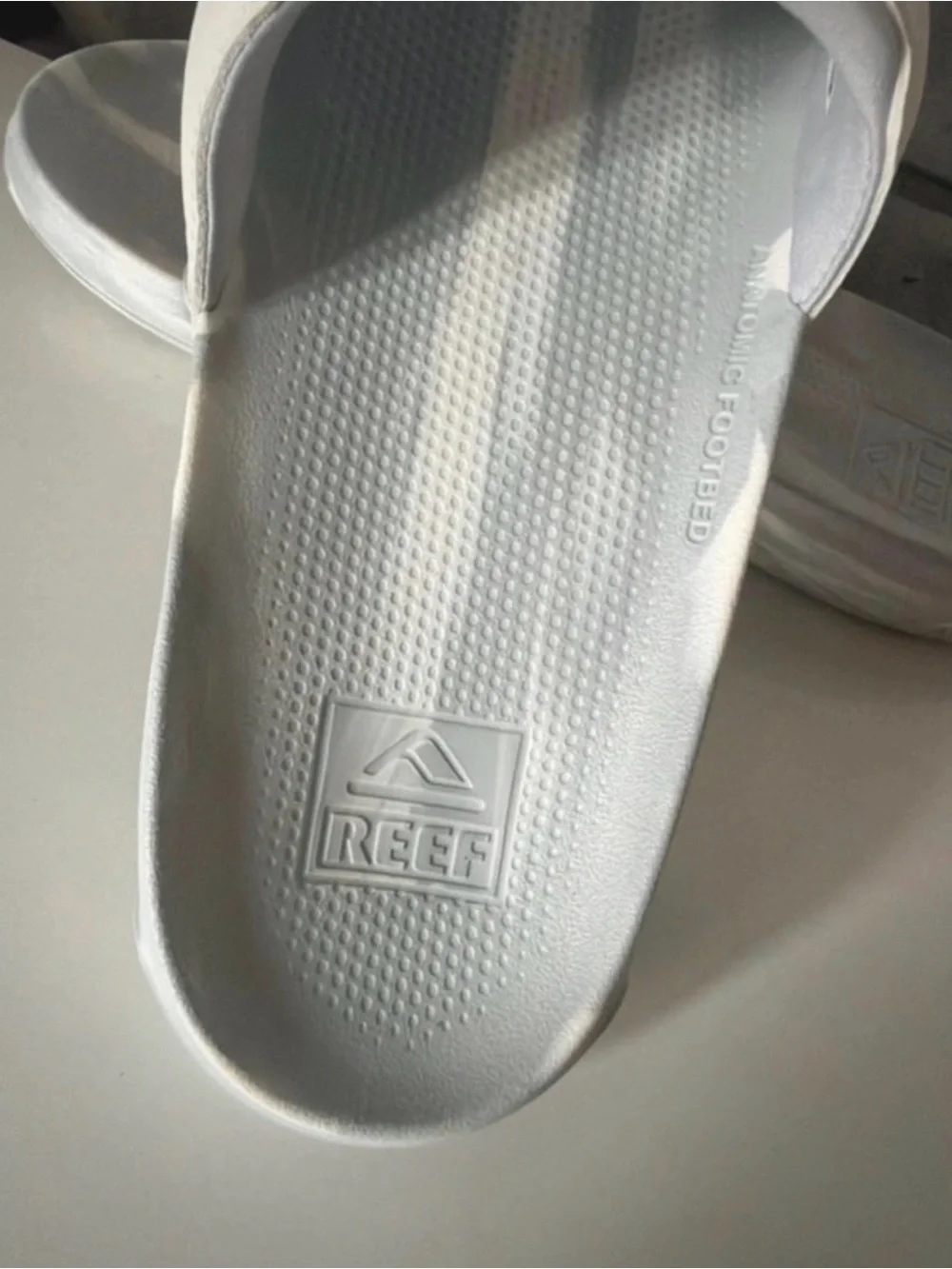 Reef Men's Size 10 Tailslide Slip on Sandals. White. New with Tags